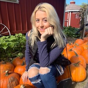 Meet your Posher, Alyssa